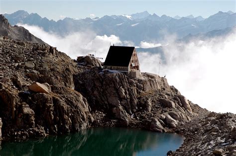 Cabanes Dorny Et Du Trient Au Pays Du St Bernard Valais Suisse