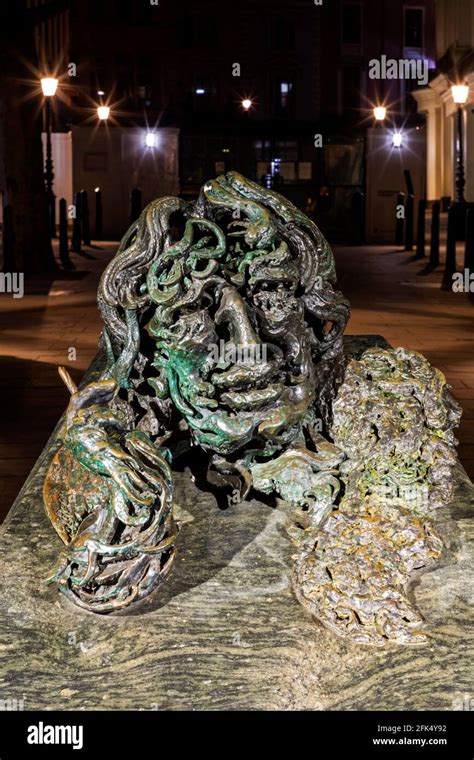 England London The Strand Statue Of Oscar Wilde By Maggi Hambling