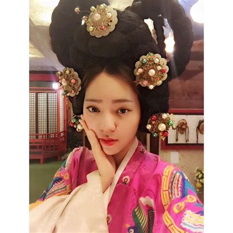 Chùm ảnh Những hot girl bán hàng online xinh ngất ngây