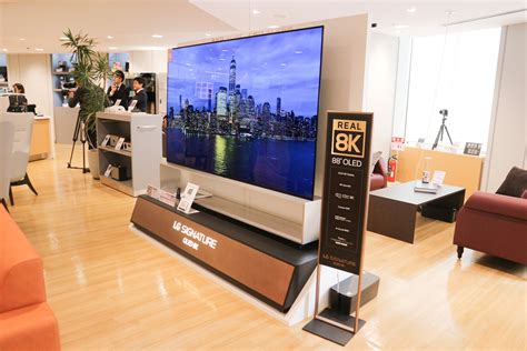 日本橋三越に百貨店仕様の「ビックカメラ」誕生、360万円の8kテレビなど高級家電を販売