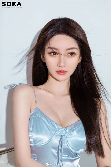 Huỳnh Hiểu Minh hẹn hò hot girl 2 con đẹp như Hoa hậu sau 4 tháng ly hôn Angela Baby