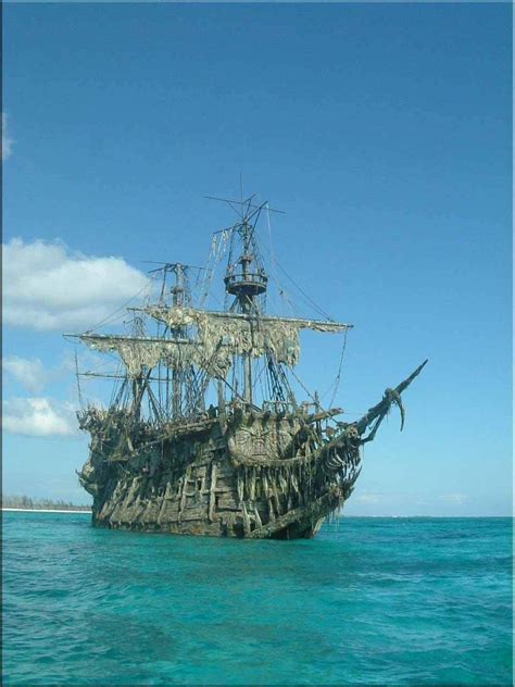 Holand S Voador Wiki Rpg Piratas Do Caribe Amino