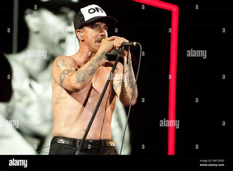 Austin City Limits Red Hot Chili Peppers Anthony Kiedis And Flea In Concert Stock Photo Alamy