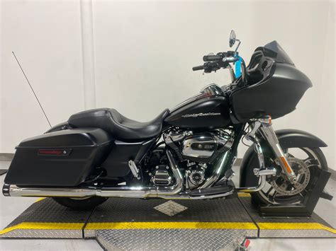 Pre Owned 2018 Harley Davidson Road Glide In North Hampton B5641