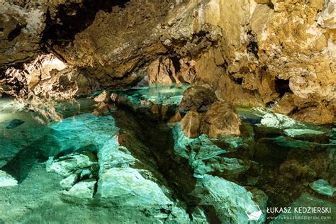 Dolomitové Bozkovské jeskyně jaskinia w Czeskim Raju