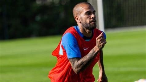 Dani Alves Anuncia Que Regresa A Pumas En Medio De Acusaci N Por