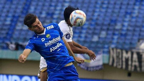 Persib Bandung Bahkan Masih Bisa Disalip Persija Jakarta Bek Nick