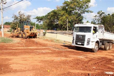 Secretaria de Obras finaliza recuperação de ruas de terra na região da