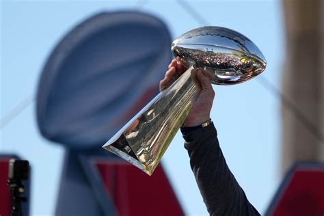 Super Bowl Trophy Why Is Nfl Championship Trophy Called The Lombardi