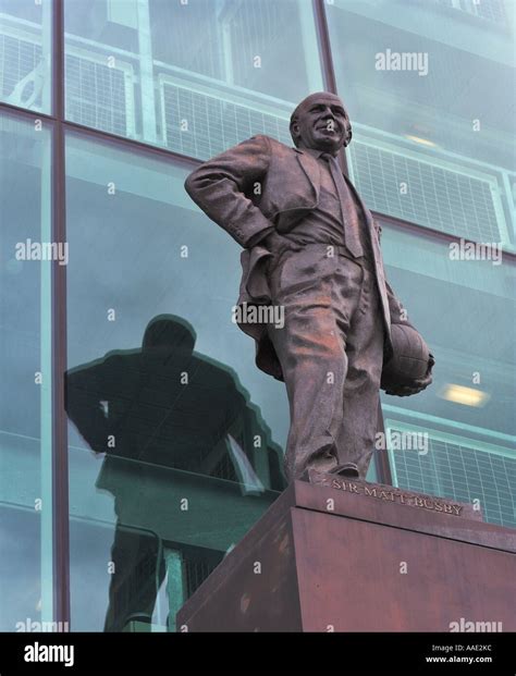 Statue of Sir Matt Busby at Old Trafford Stock Photo - Alamy