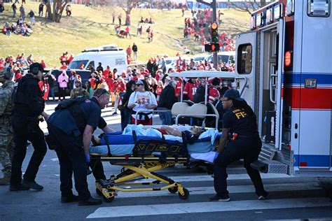 Chiefs' Trey Smith Talks Helping Children During Super Bowl Parade Shooting