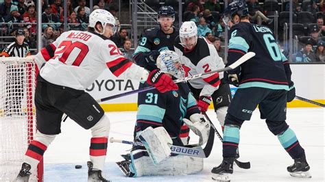 VIDEO Prvý a hneď aj víťazný Šimon Nemec premiérovo skóroval v NHL