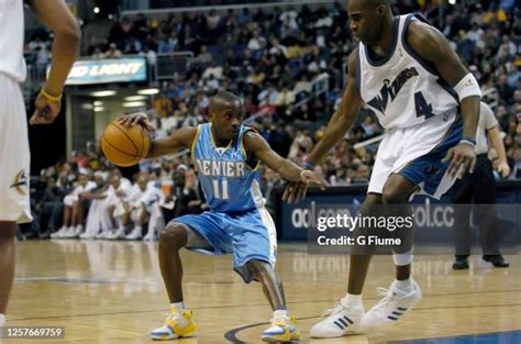 Earl Boykins Photos Photos and Premium High Res Pictures - Getty Images