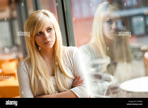 Eine jährige blonde Haaren schlank Teenager Mädchen UK Stockfotografie Alamy