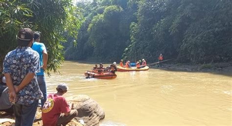 Asyik Berenang Di Kali Ciliwung Bocah Tahun Di Depok Hilang