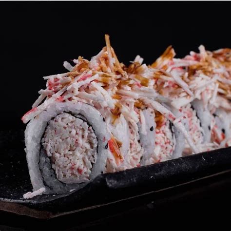 Spicy Crab Roll Kani Maki A Global Spin On A Japanese Delicacy