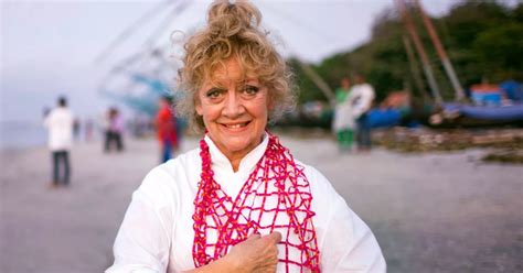 Amanda Barrie On Fending Off Sex Pest Stage Boss With Ballet Slippers