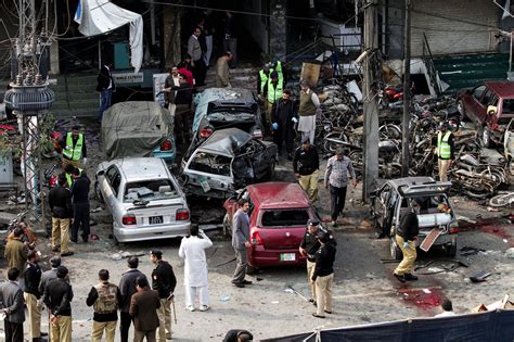 Suicide Bomber Failing To Reach Pakistani Police Strikes Busy