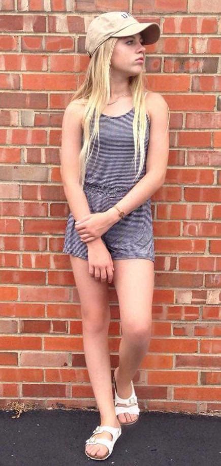 Cute Small Blonde Scrolller