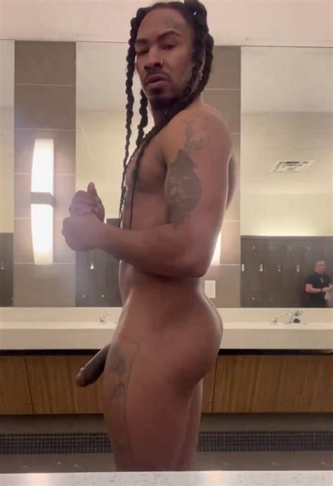 Naked Hard In A Busy Lockerroom ThisVid