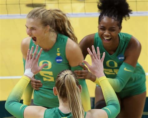 Oregon volleyball earns top 10 ranking in preseason poll