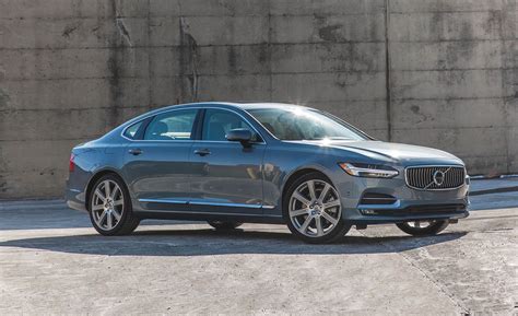 2019 Volvo S90 Reviews Volvo S90 Price Photos And Specs Car And Driver