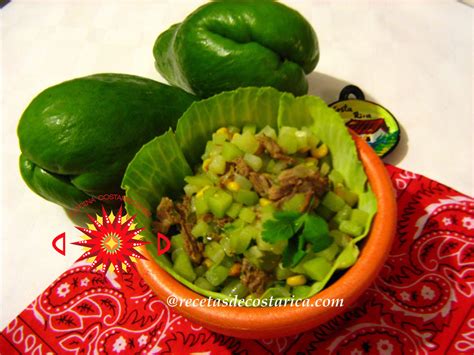 Cocina Costarricense picadillo de chayote y maíz