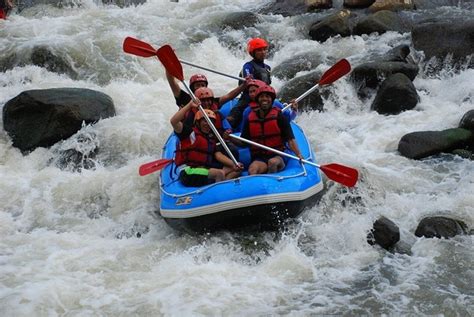 Berani Coba 10 Spot Arung Jeram Terbaik Dan Paling Menantang Di