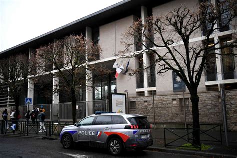 Adolescent Poignardé Devant Son Lycée à Thiais Lenquête Soriente