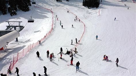 Yurduntepe Kayak Merkezi Nde Hafta Sonu Yo Unlu U Trt Haber Foto Galeri