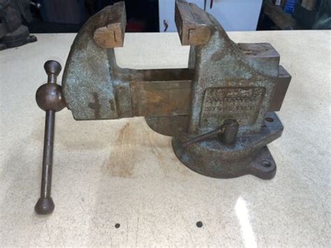 Vintage L S Starrett Athol Bench Vise W Swivel Base Ebay