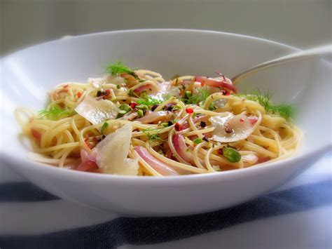 Tra Dolce Ed Amaro Sommerpasta Teil Ii Spaghettini Con Le Cipolle Di