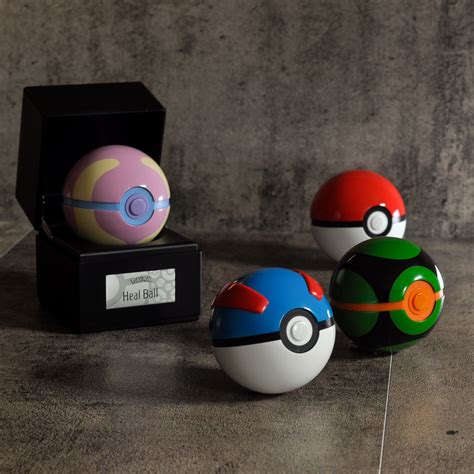 Pokemon Heal Ball Replica With Light Elbenwald