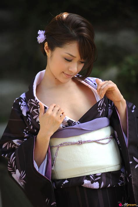 Mihiro Taniguchi Nude In Holiday Kimono Free All Gravure Picture