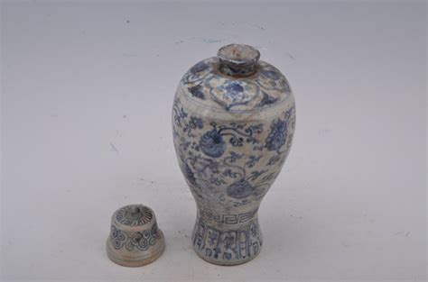 明青花缠枝牡丹纹带盖梅瓶赣州市博物馆官方网站｜national Museum Of Ganzhou