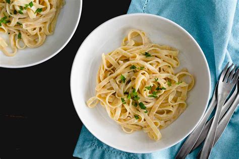 Skinny Fettuccine Alfredo Recipe Review By The Hungry Pinner