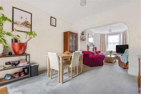 Gosbrook Road Caversham Reading Rg4 8bn 3 Bed Terraced House For Sale