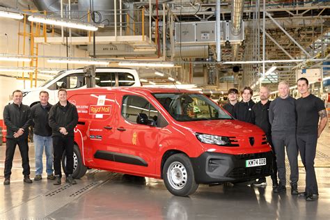 Royal Mail boosts electric vehicle fleet with PEUGEOT - FleetPoint