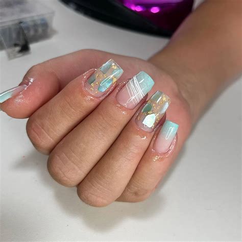 Deslumbra Con Un Toque Dorado Descubre Las Unhas Decoradas Con Folhas