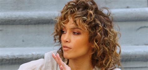 C Est Chaud Jennifer Lopez Sans Culotte Sous Sa Robe Fendue Closer