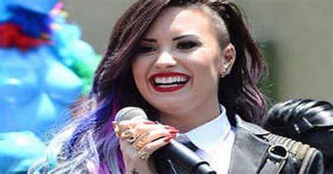 Demi Lovato Voicing Support For New Marriage Equality Campaign Daily Star