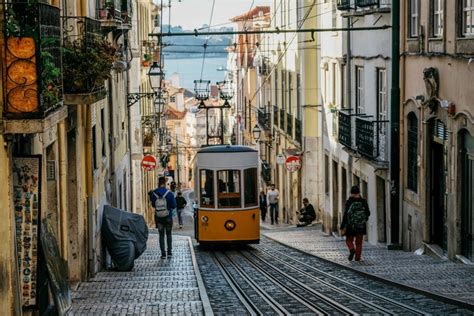 Lisboa Visita Histórica en Tuk Tuk Vintage de 2 ó 3 horas GetYourGuide