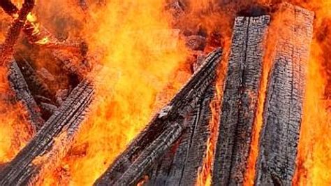 Ordnungsamt und Feuerwehr Essen erklären Regeln fürs korrekte Osterfeuer