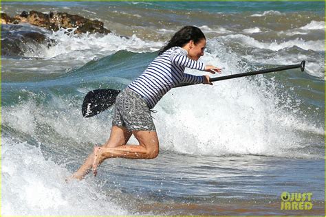 Julia Louis Dreyfus Shows Off Great Beach Body At 53 Photo 3268992