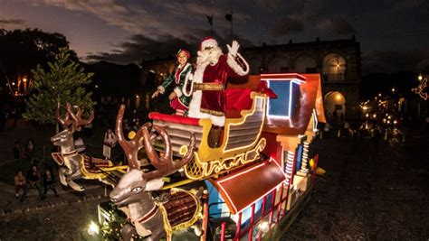 Desfile Navideño En Antigua Guatemala Diciembre 2018