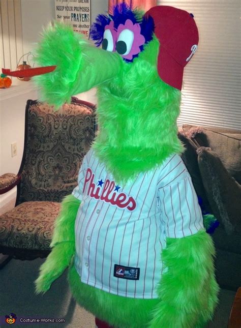 Homemade Phillie Phanatic Costume - Photo 3/6