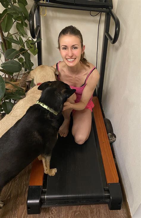 Happy Milf And Her Daily Running Motivators F R Maturemilf