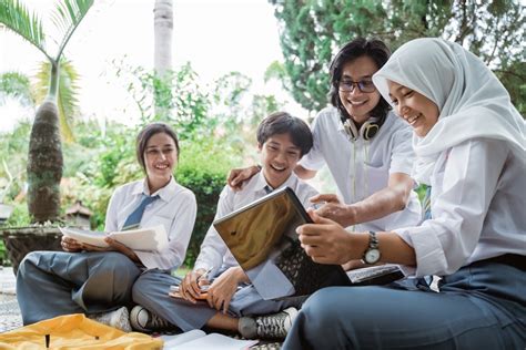 20 Daftar Top SMA Di Surabaya Masuk 100 Besar Sekolah Terbaik Di Jawa