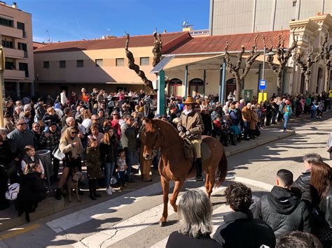 Olesa Rep Les Festes De Sant Antoni Omplint Els Carrers Durant Tot El