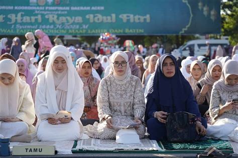 Pangdam Im Bersama Masyarakat Aceh Melaksanakan Shalat Idul Fitri